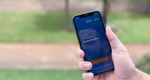 Aplicativo Auxílio Emergencial ao Trabalhador A Caixa Econômica Federal lançou o aplicativo para a liberação do auxílio emergencial a trabalhadores de baixa renda prejudicados pela pandemia do coronavírus. O pedido para receber o benefício pode ser feito no site auxilio.caixa.gov.br ou pelo APP CAIXA | Auxílio Emergencial, disponível nas lojas de aplicativos para celulares Android e IOS. O Senado aprovou a medida no dia 30 de março e a lei foi sancionada em 2 de abril de 2020 (Lei 13.982). Foto: Leonardo Sá/Agência Senado