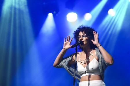 Natália Pires durante participação no Festival de Música Nacional FM.