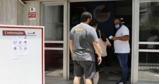 Rio de Janeiro - Candidatos participam da primeira aplicação do Exame Nacional do Ensino Médio (Enem) Digital, na UniCarioca. (Fernando Frazão/Agência Brasil)