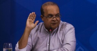 O governador do DF, Ibaneis Rocha, durante coletiva de imprensa no Palácio do Planalto