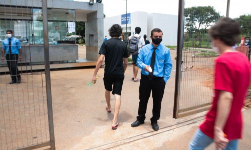 Estudantes de todo Brasil, fazem o segundo dia de prova do Enem (Exame Nacional do Ensino Médio