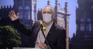 O diretor de Bio-Manguinhos, Maurício Zuma durante cerimônia de divulgação do edital de licitação do Complexo Industrial de Biotecnologia em Saúde-CIBS, na Fiocruz.