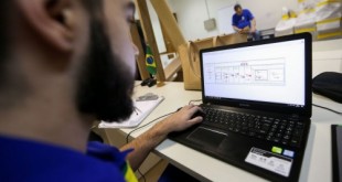 Brasília - Competidores que participarão do Worldskills 2017 realizam treinamento no Centro de Treinamento do Senai-DF (Marcelo Camargo/Agência Brasil)