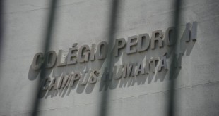 Rio de Janeiro - Estudantes secundaristas do colégio Pedro II, da unidade Humaitá, ocupam a escola desde ontem(31) em protesto contra a PEC 241 e a PEC 55. (Tânia Rêgo/Agência Brasil)