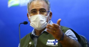 O ministro da Saúde, Marcelo Queiroga, durante entrevista coletiva.