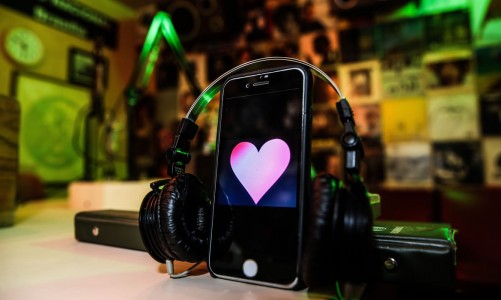 Mais de 132 mil músicas foram cadastradas no Ecad com a palavra amor no título, nos últimos 25 anos