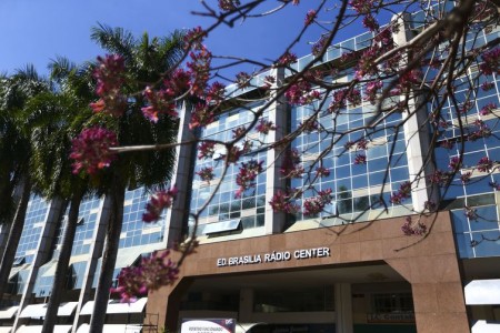 O edifício Rádio Center é um dos pontos da Rota do Rock.
