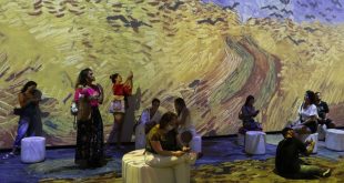 A exposição imersiva Van Gogh e seus Contemporâneos traz aos visitantes experiência digital com projeções em 360° e trilha sonora de obras do holandês e de outros pintores na Casa França-Brasil.