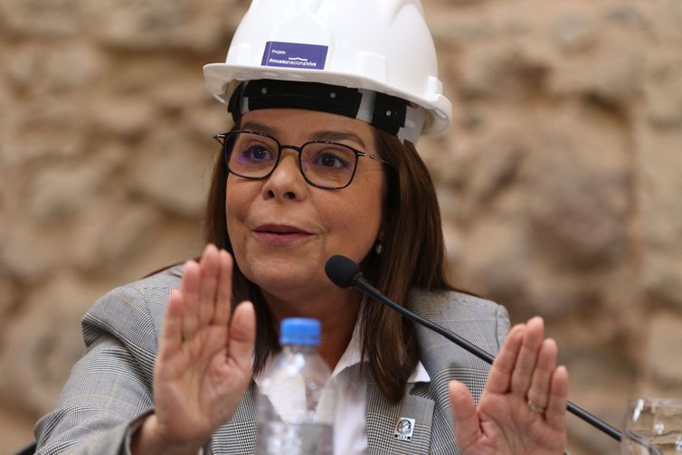 A diretora da UFRJ, Denise Pires de Carvalho, durante coletiva em que a Universidade Federal do Rio de Janeiro (UFRJ) apresenta um balanço das obras de reconstrução do Museu Nacional e a programação do bicentenário da independência. 