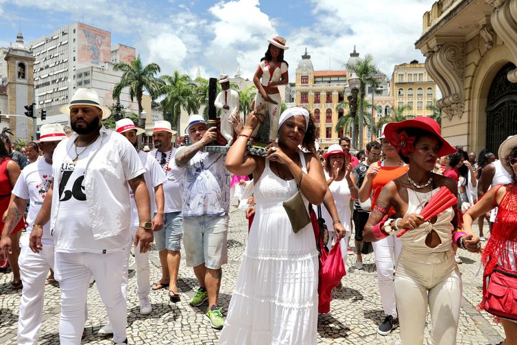2º Procissão do Zé Pelintra saindo do santuário nos Arcos da Lapa e finalizando na Cinelândia, no centro da cidade, com um ato contra a intolerância religiosa.