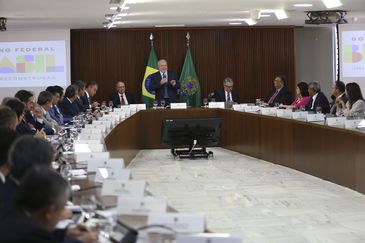 O presidente Luiz Inácio Lula da Silva se reúne com os governadores dos 26 estados e do Distrito Federal