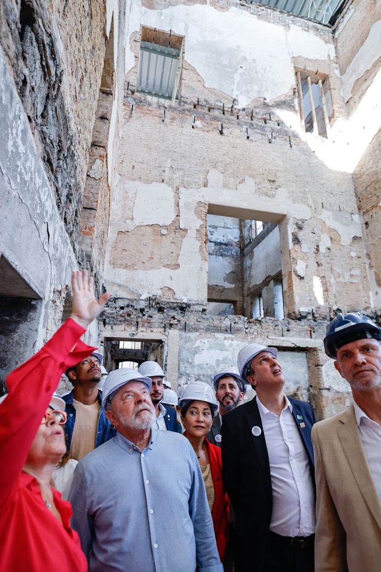 23.03.2023 - Presidente da República, Luiz Inácio Lula da Silva, durante visita guiada às obras de reconstrução do Museu Nacional. Quinta da Boa Vista, São Cristóvão – Rio de Janeiro - RJ. Foto: Ricardo Stuckert/PR