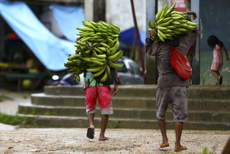 Atalaia do Norte (AM), 28/02/2023 - Movimentação no porto de Atalaia do Norte, que recebe indígenas de comunidades do Vale do Javari. Foto: Marcelo Camargo/Agência Brasil