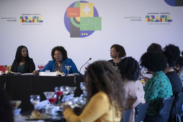 Brasília (DF) 25/07/2023 - A Ministra da Cultura, Margareth Menezes, participa de uma café da manhã com as profissionais de imprensa por ocasião do Dia Internacional da Mulher Negra, Latino-Americana e Caribenha, no Centro Cultural Banco do Brasil (CCBB). Foto: Joédson Alves/Agência Brasil 
