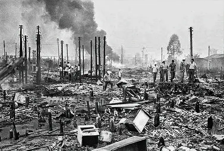 Brasília (DF) 22/02/2024 - Vila Socó (hoje Vila São José), em Cubatão. O incêndio foi causado por vazamento de combustíveis de oleodutos que ligavam a Refinaria Presidente Bernardes de Cubatão (RPBC) ao terminal portuário da Alemoa.Foto: SINDPETRO-LP/Divulgação