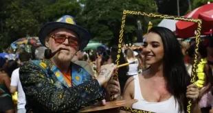 Rio de Janeiro (RJ) 10/02/2024 – Foliões na apresentação de carnaval do bloco da Terreirada Cearense, na Quinta da Boa Vista. Foto: Fernando Frazão/Agência Brasil