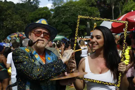 Rio de Janeiro (RJ) 10/02/2024 – Foliões na apresentação de carnaval do bloco da Terreirada Cearense, na Quinta da Boa Vista. Foto: Fernando Frazão/Agência Brasil