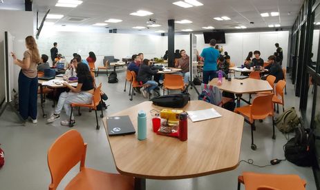 Brasília (DF) 08/02/2024 - A Ilum Escola de Ciência, faculdade inovadora e gratuita do CNPEM (Centro Nacional de Pesquisa em Energia e Materiais), em Campinas (SP), divulgou a lista com os nomes dos 40 aprovados para a terceira turma do curso de graduação em Ciência e Tecnologia.Foto: Ilum Escola/Divulgação