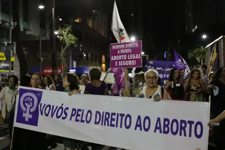 Rio de Janeiro (RJ) 08/03/2024 – A manifestação 8M reúne pessoas em luta por direitos femininos no Dia Internacional da Mulher, no Centro. Foto: Fernando Frazão/Agência Brasil