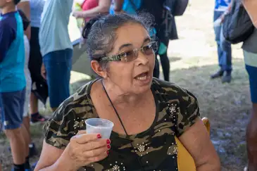 Brasília, 29/03/2024 Maria de Fátima Almeida, 69 anos, chega para assitir a apresentação da Via Sacra em Planaltina, DF. Foto: Fabio Rodrigues-Pozzebom/Agência Brasil