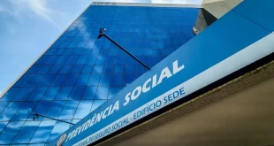 Mensagens falsas prometem ressarcimento de descontos a aposentados