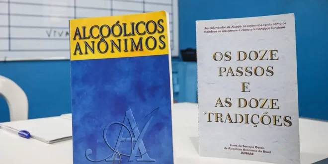 Aos 90 anos, Alcoólicos Anônimos têm maior participação feminina