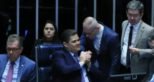 Alcolumbre manda arquivar PEC da Blindagem após rejeição da CCJ