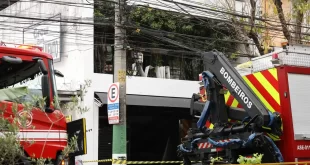 Bombeiros descartam explosão antes de desabamento em restaurante em SP