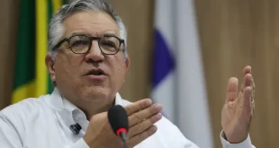 “Não vamos negar aos nossos filhos o direito à vacina”, diz Padilha